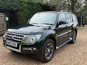 Mitsubishi Shogun 2015