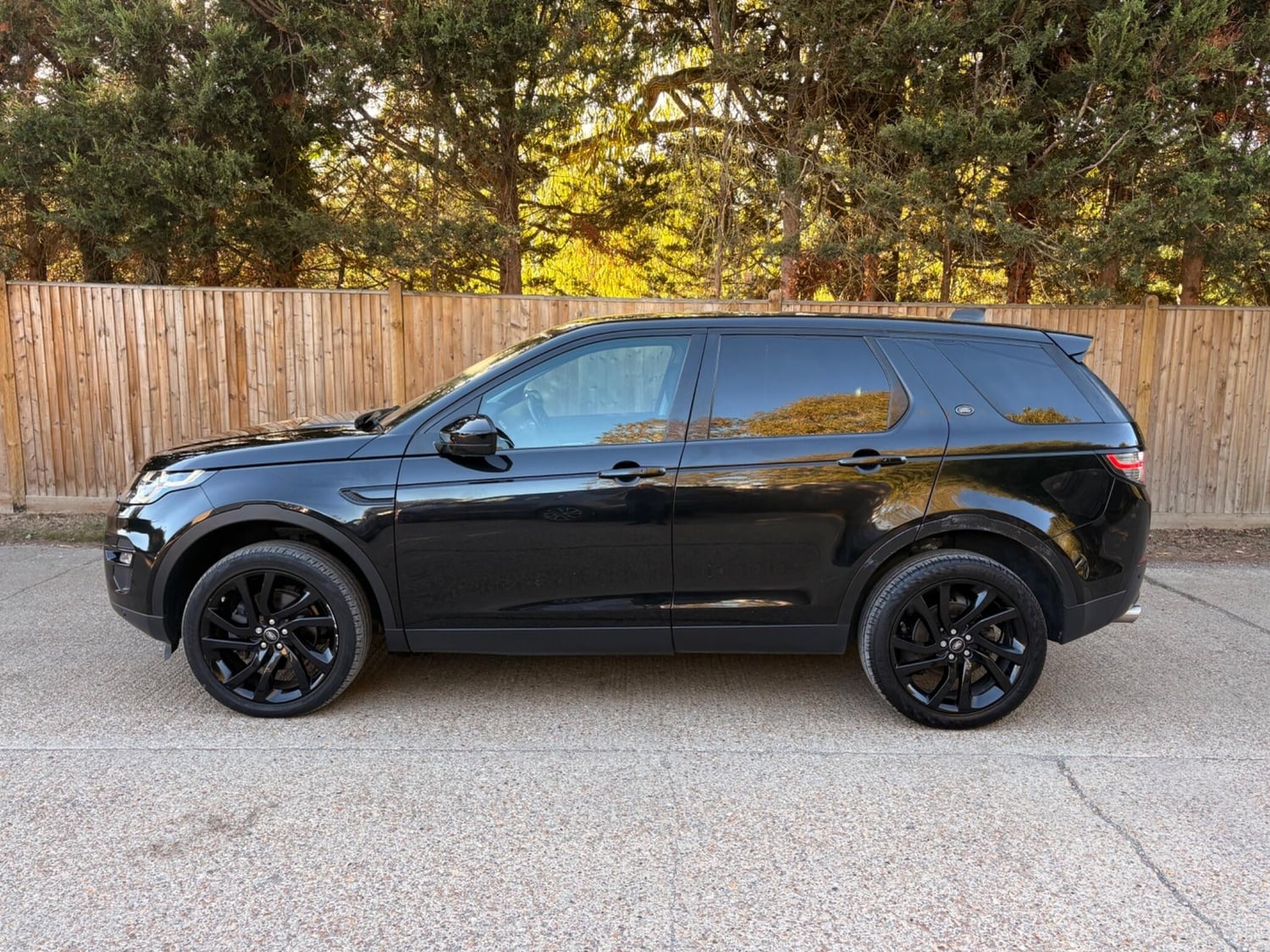 [ berth ]Land Rover Discovery Sport