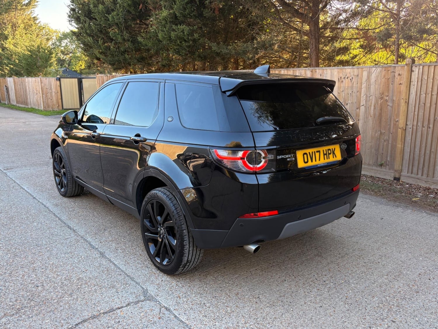 Land Rover Discovery Sport 2017 - Cars in Tonbridge