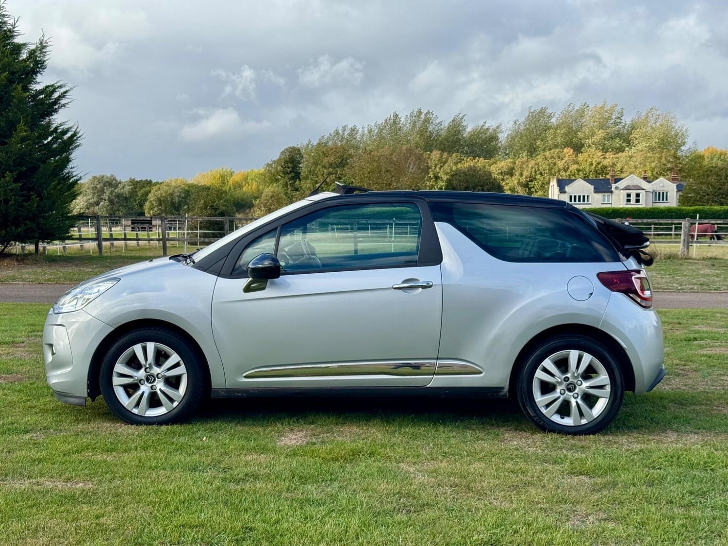 [ berth ]Citroen DS3 Cabrio