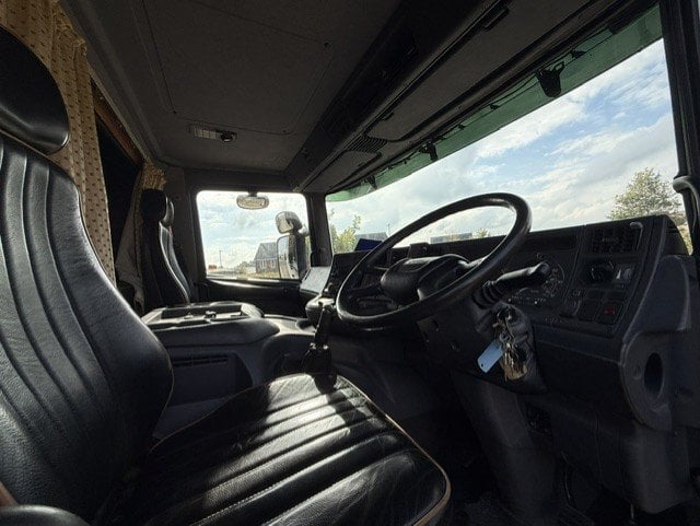 Andrew Maudsley Coach built Scania 220 Horsebox - Trailers & Horseboxes in Banbury