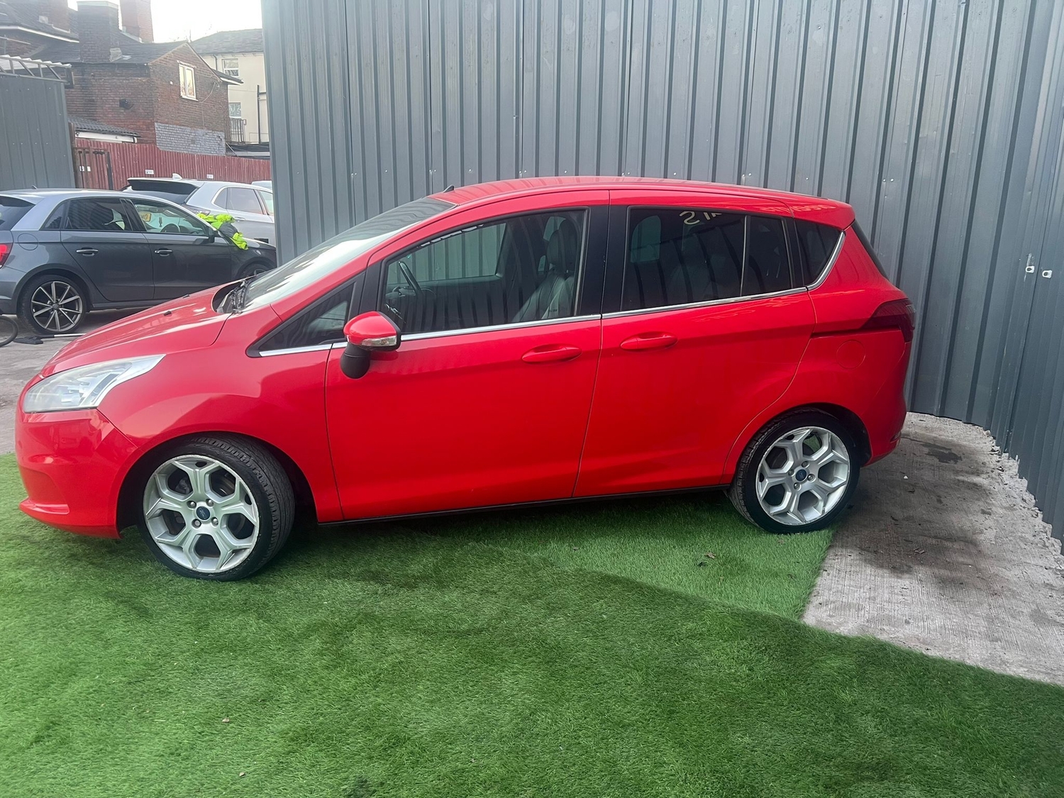 Ford B-MAX 2013 - Cars in Oldbury