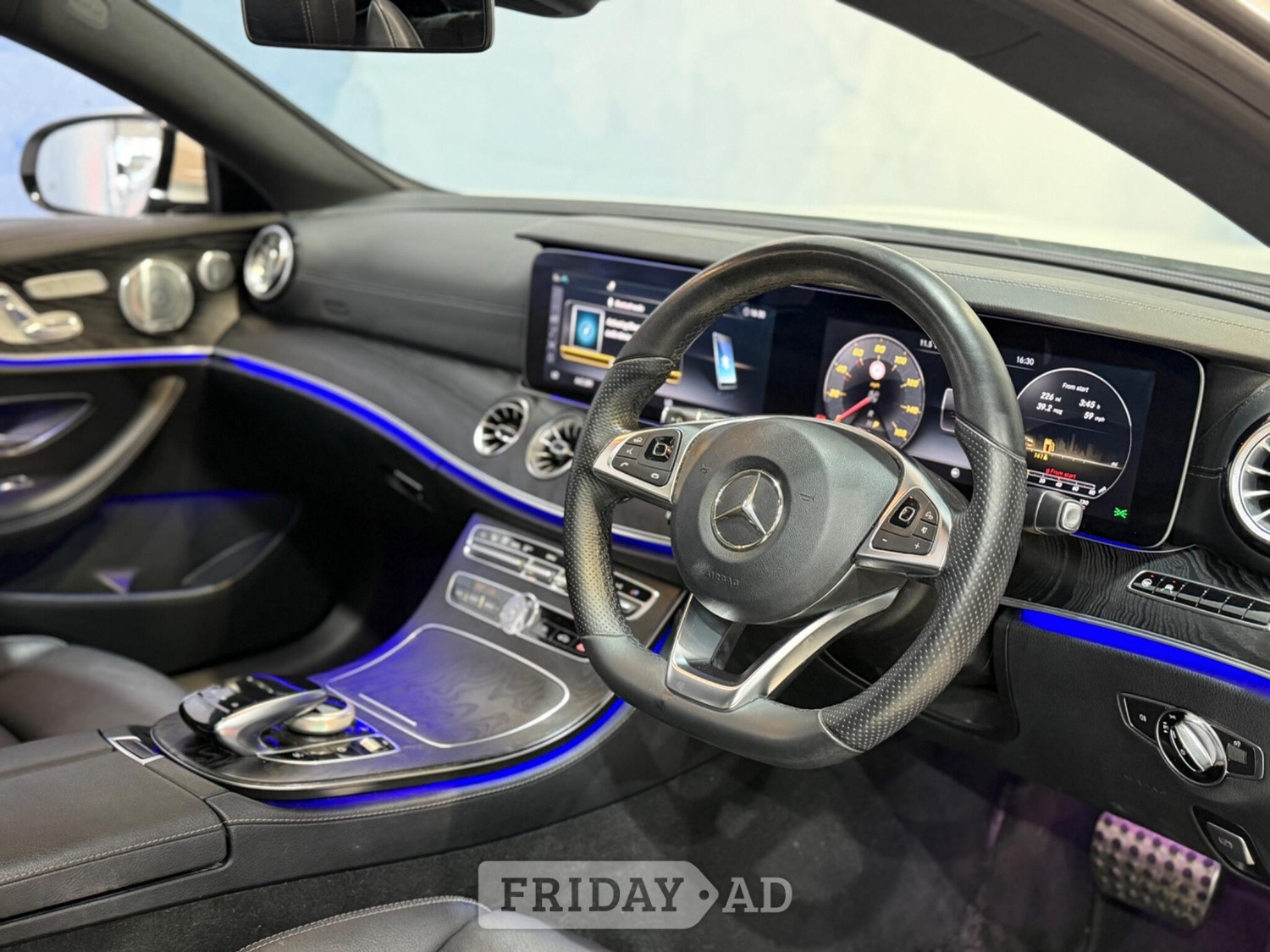 [ berth ]Mercedes-Benz E Class