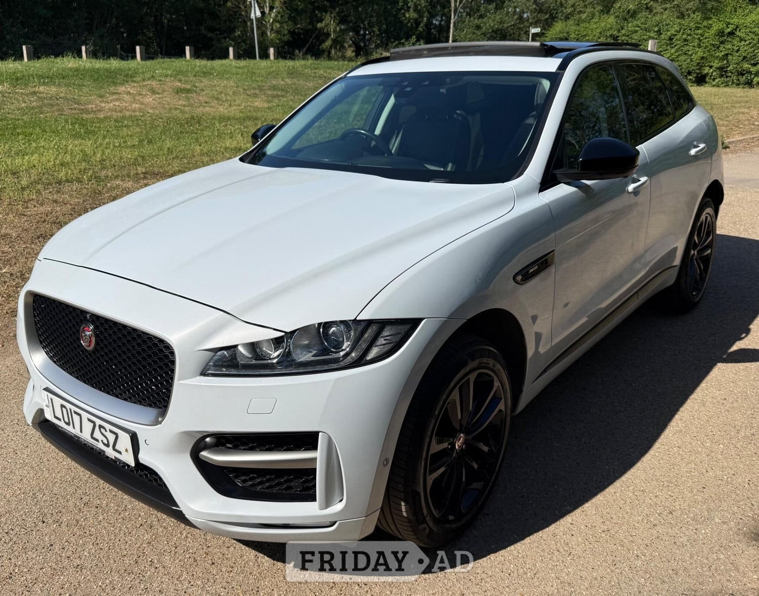 [ berth ]Jaguar F-Pace