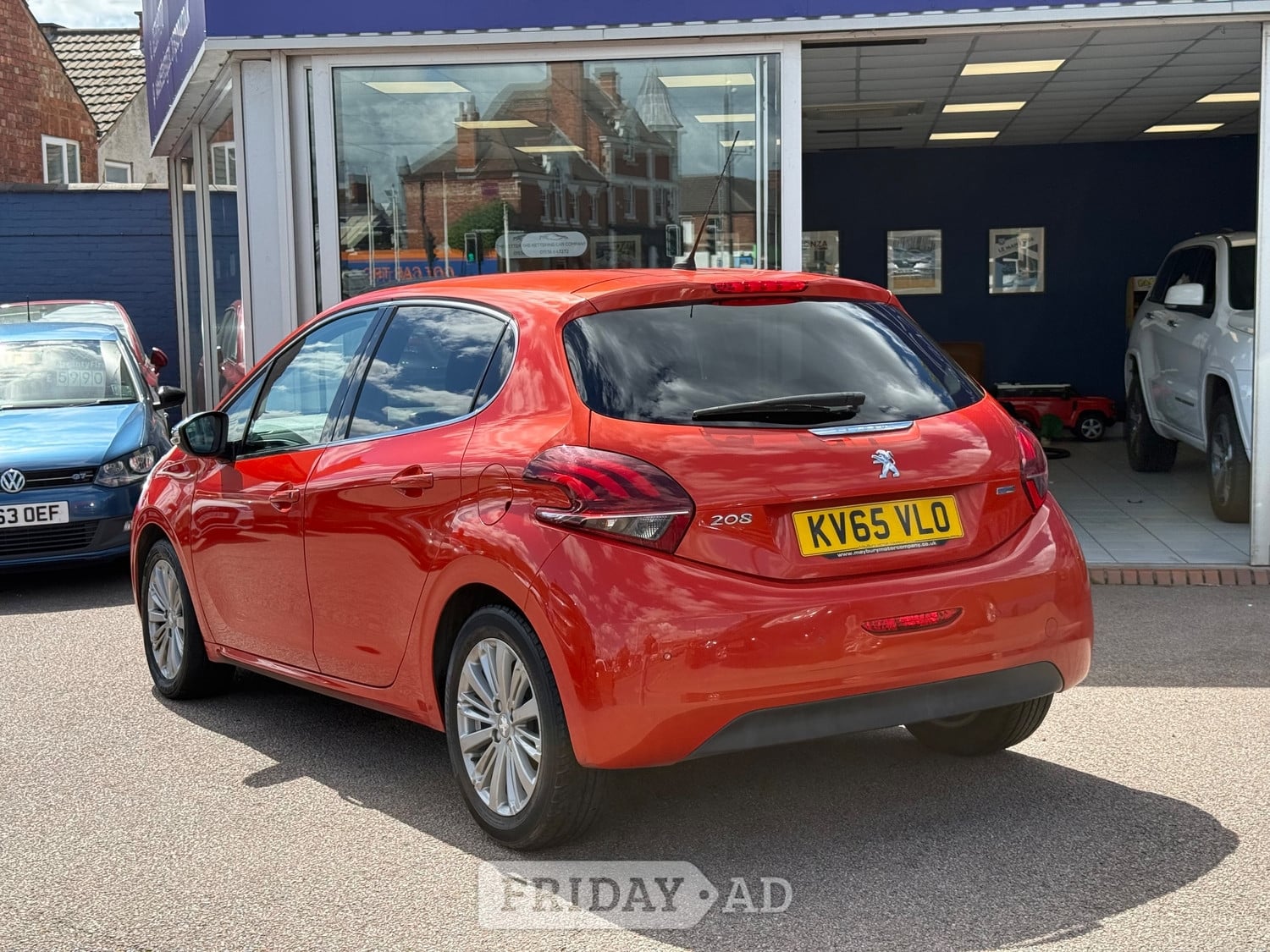 [ berth ]Peugeot 208
