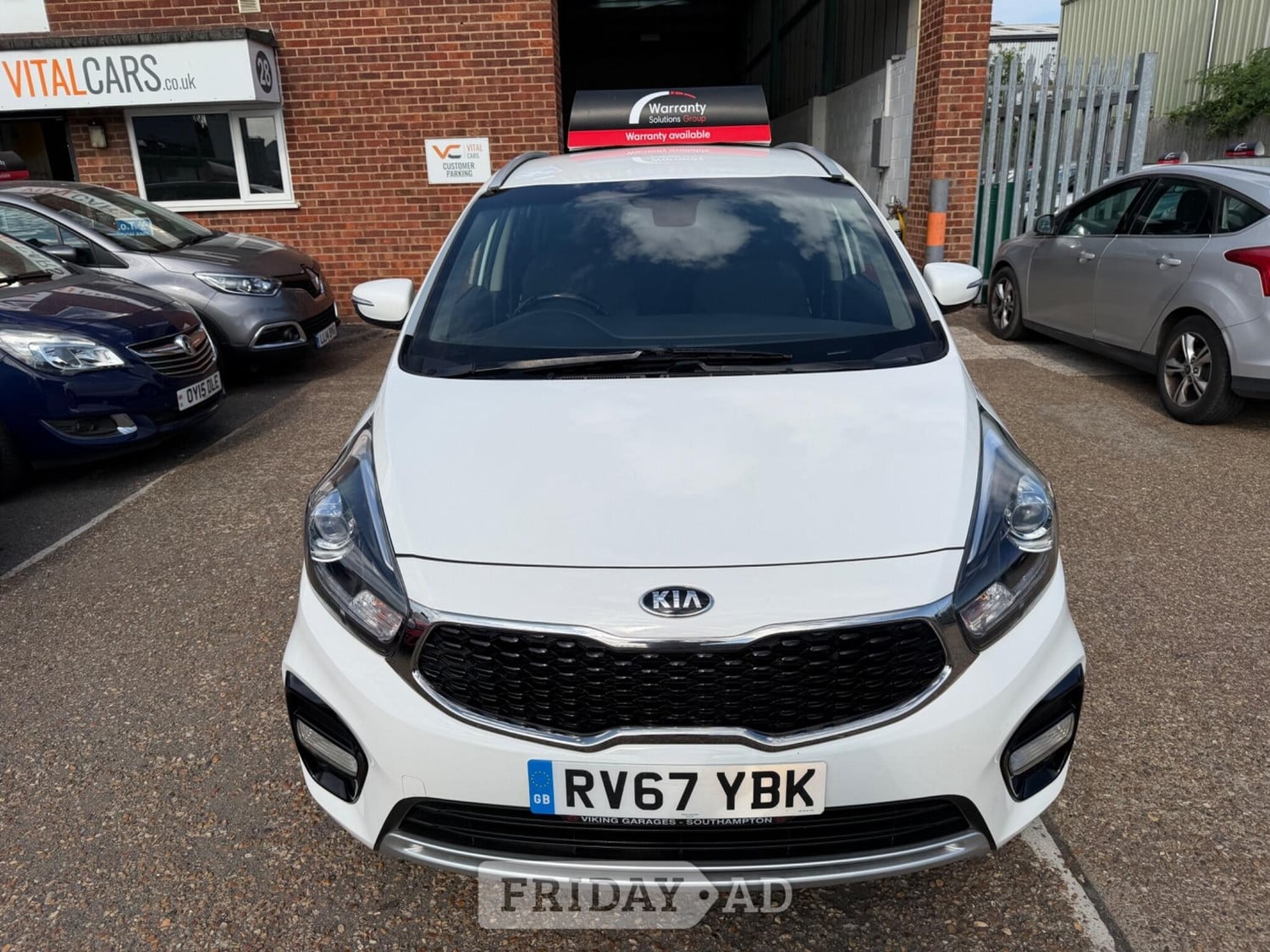 [ berth ]Kia Carens
