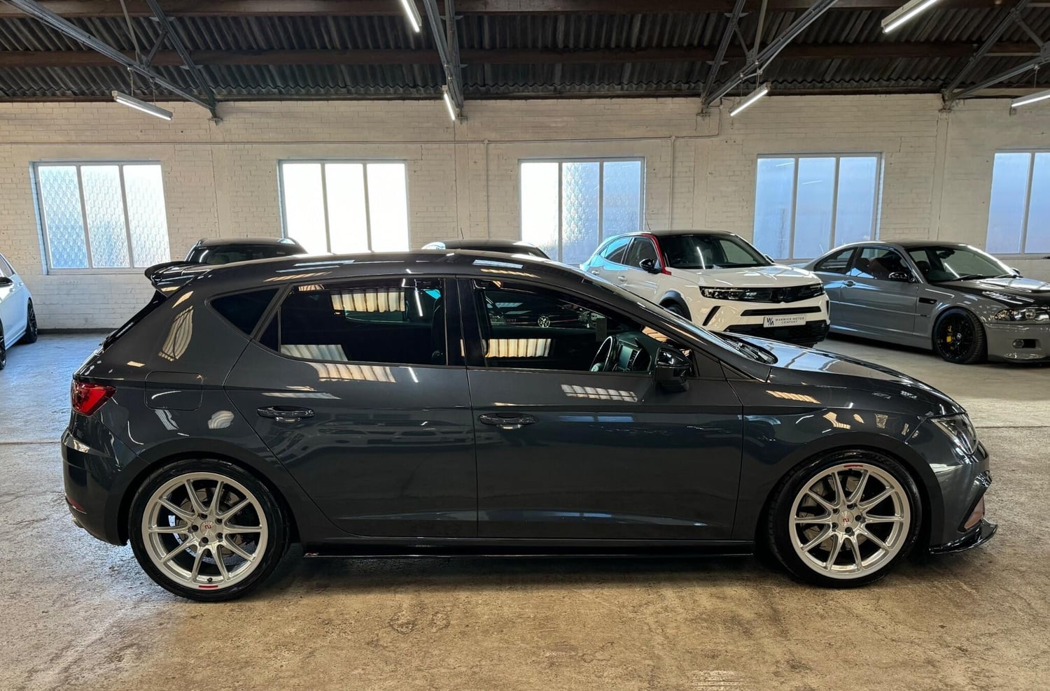 [ berth ]SEAT Leon