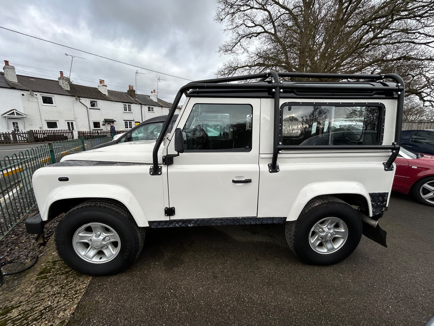 Land Rover Defender 2009 - Cars in Southampton