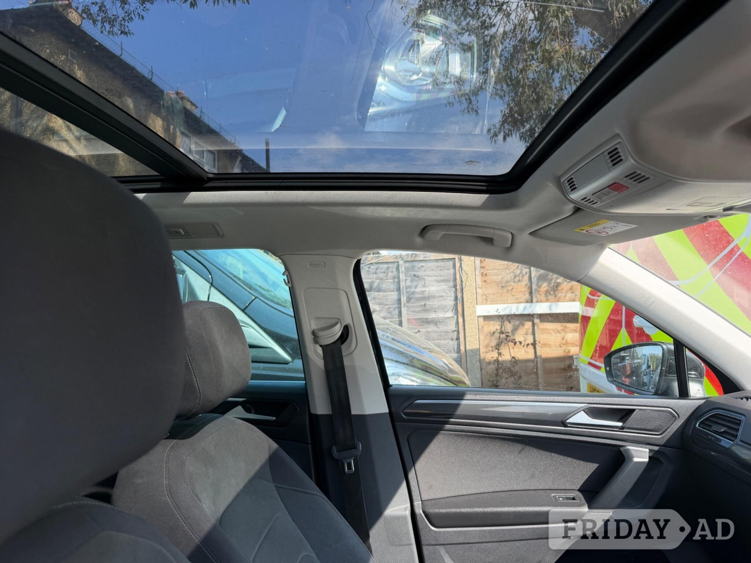 Volkswagen Tiguan 2020 - Cars