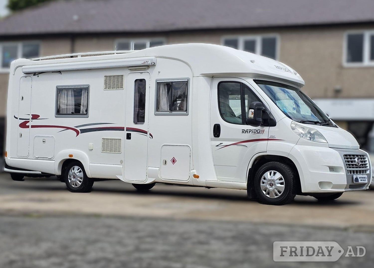 Rapido Le Randonneur 7099F Luxury Low Profile Coachbuilt 4 Berth motorhome Halifax