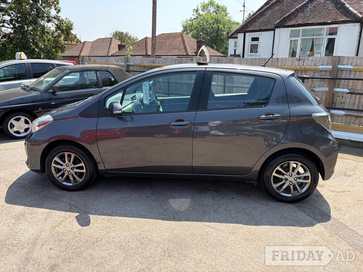 Toyota Yaris 2014 - Cars in Betchworth