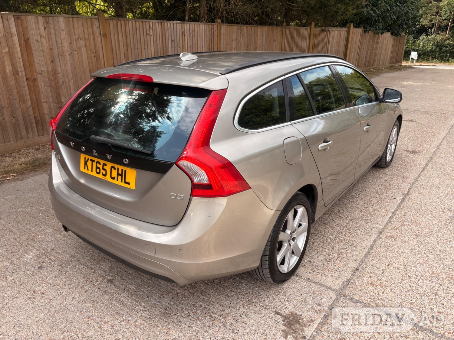 Volvo V60 2016 - Cars in Tonbridge