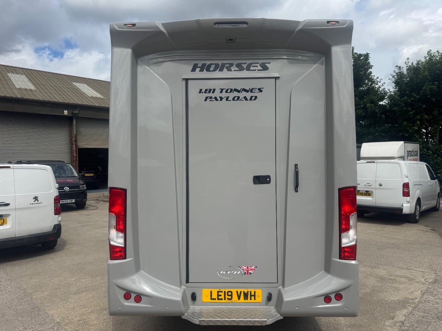 Kevin Parker Aeos Compact 45 Citroen Horsebox - Trailers & Horseboxes in Elland