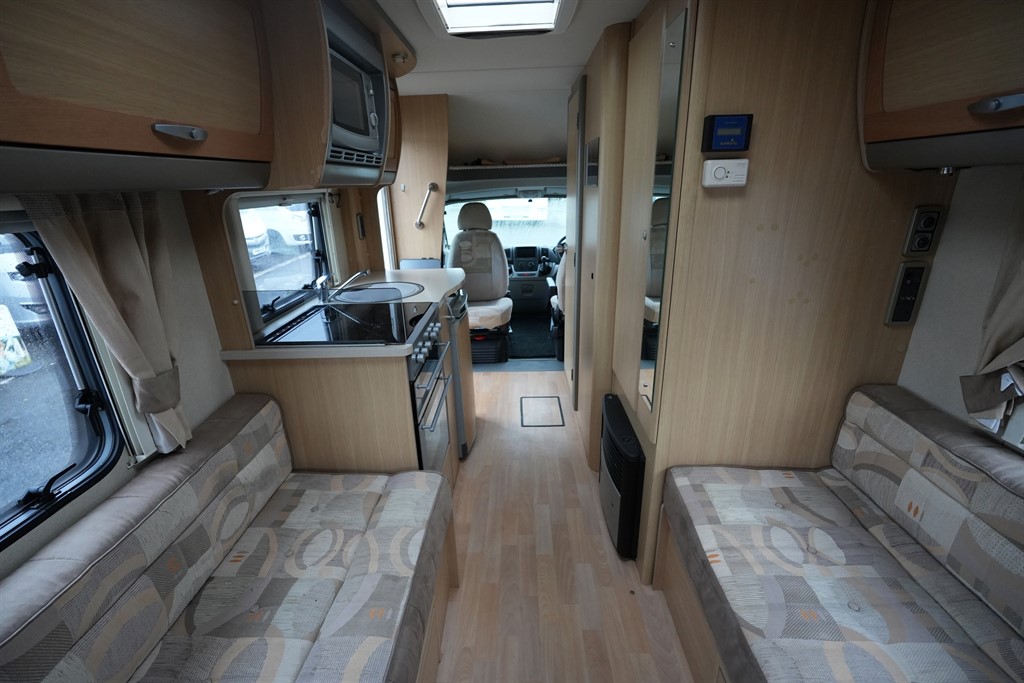 [2 berth ]Bessacarr E460