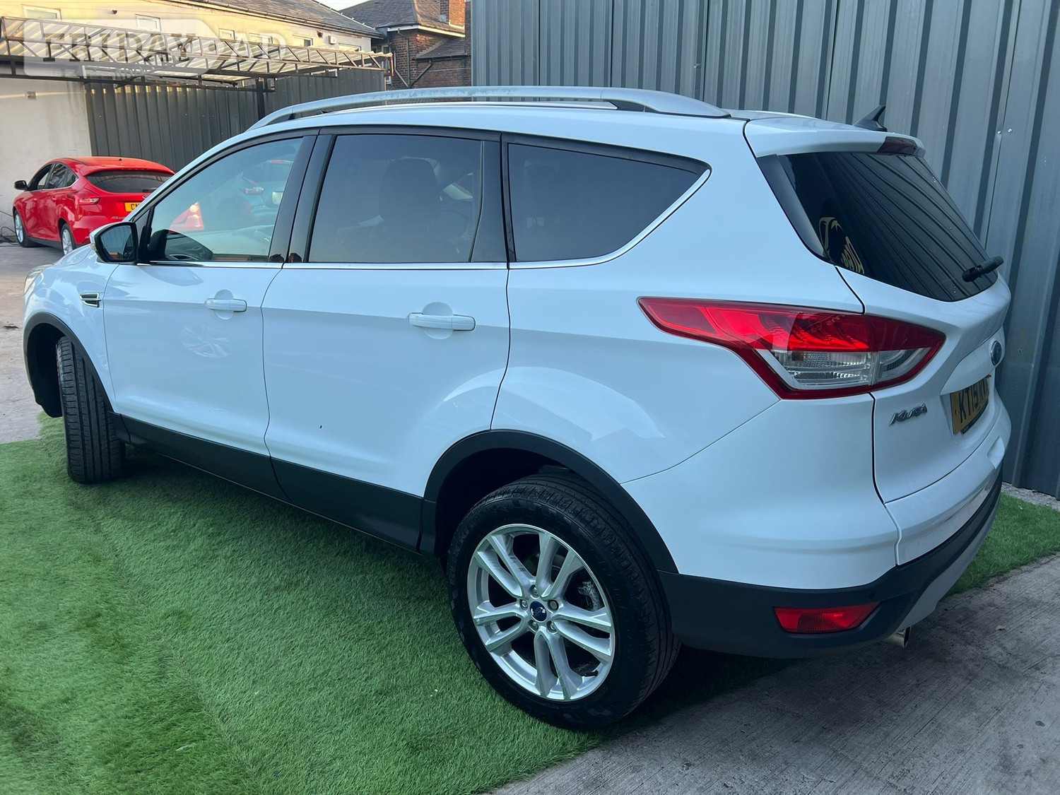 [ berth ]Ford Kuga