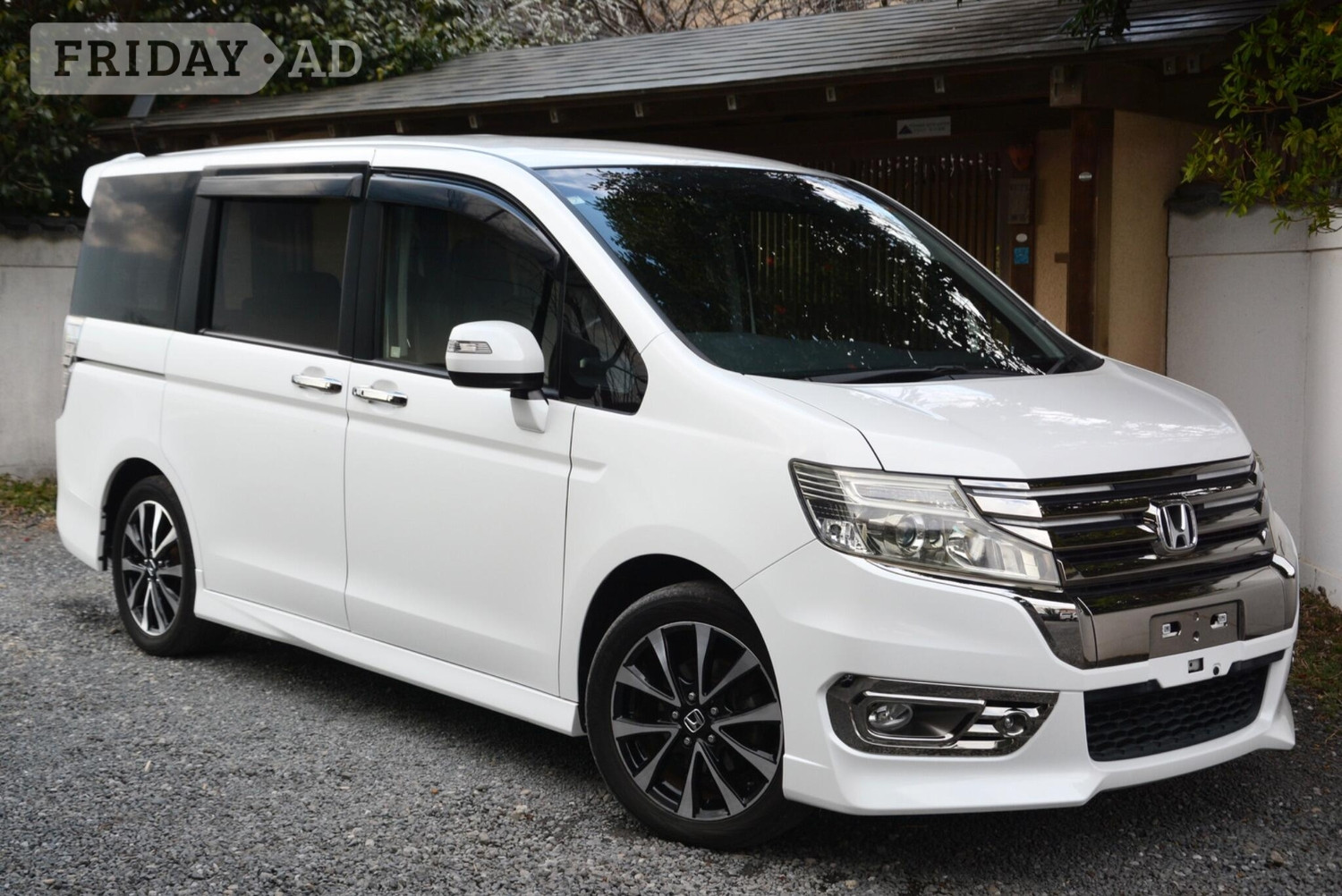 Honda Stepwagon 2013 in Chingford