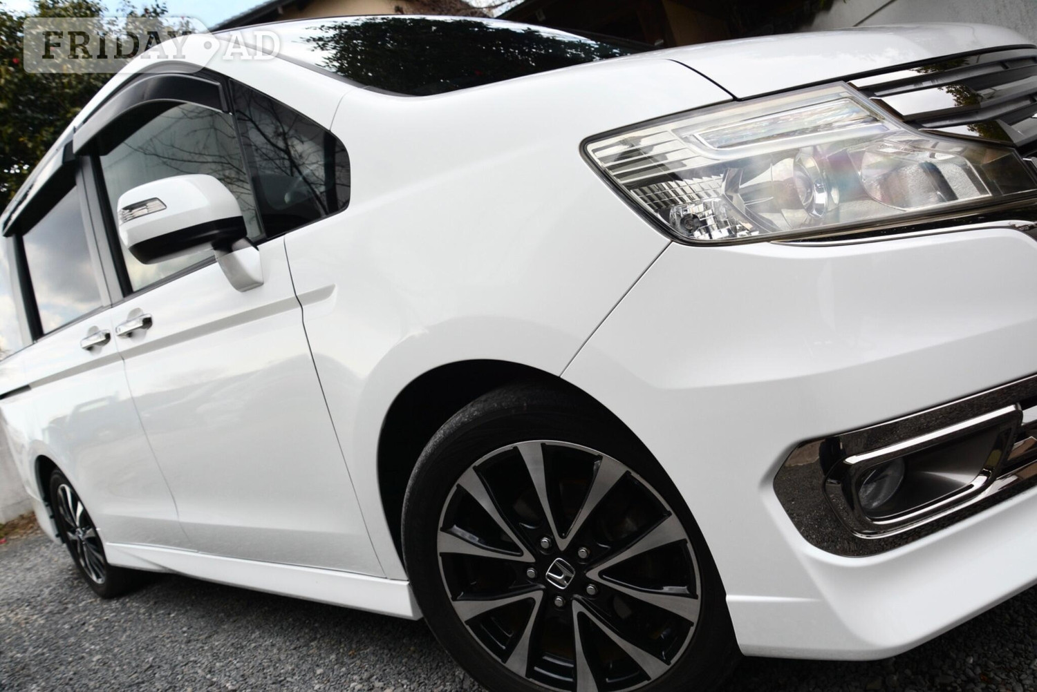 Honda Stepwagon 2013 - Cars