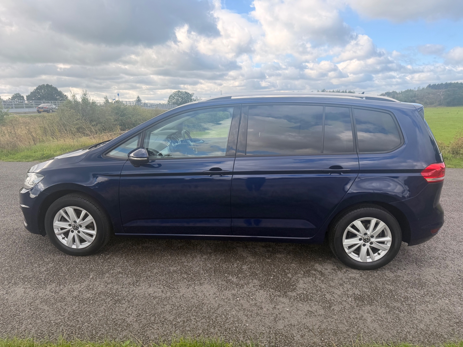 Volkswagen Touran 2020 - Cars