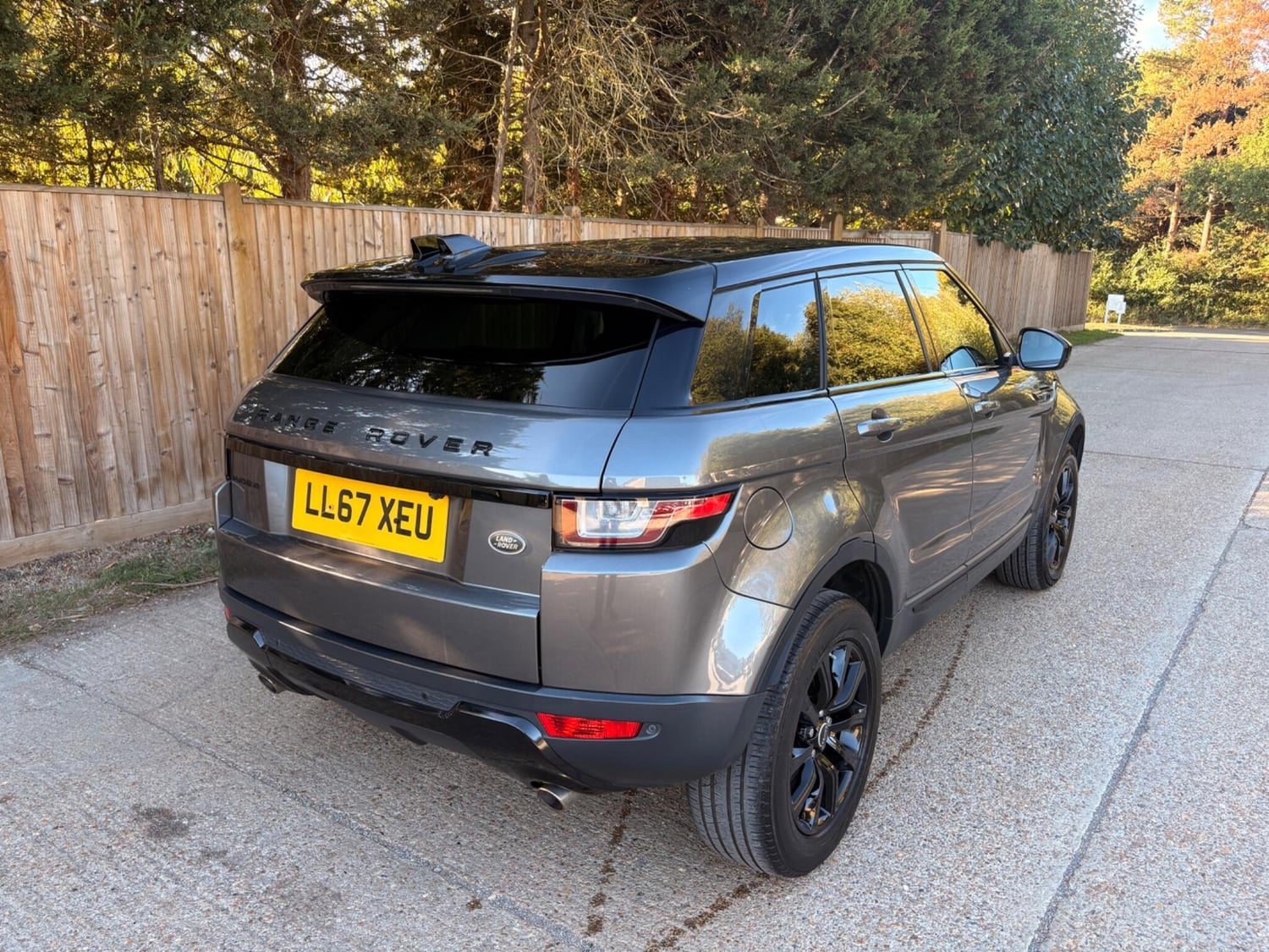[ berth ]Land Rover Range Rover Evoque