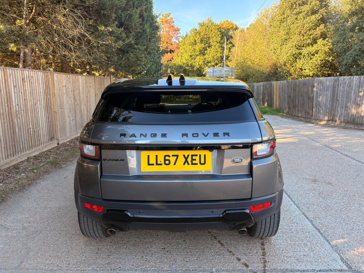 Land Rover Range Rover Evoque 2017 - Cars in Tonbridge