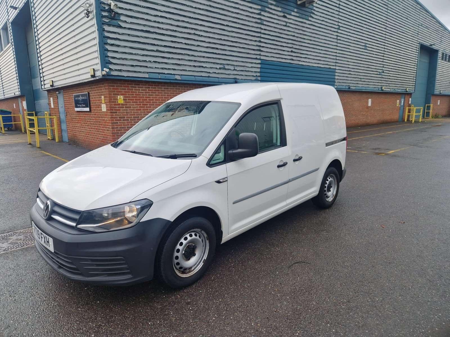 Volkswagen Caddy 2019 - Vans & Commercial Vehicles in Ripley