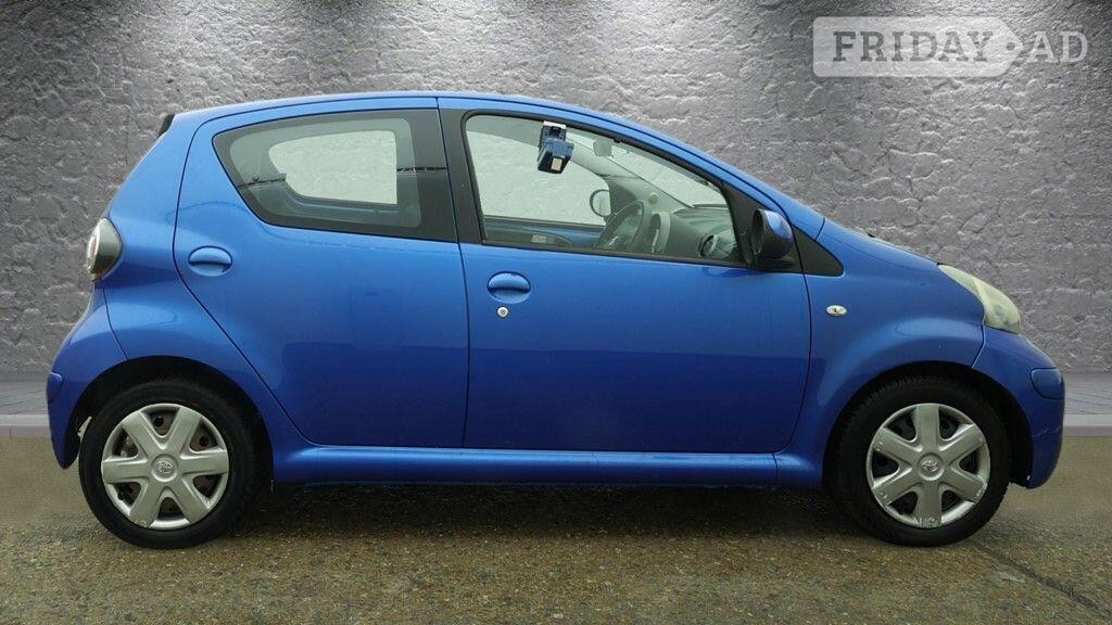 Toyota Aygo 2010 - Cars