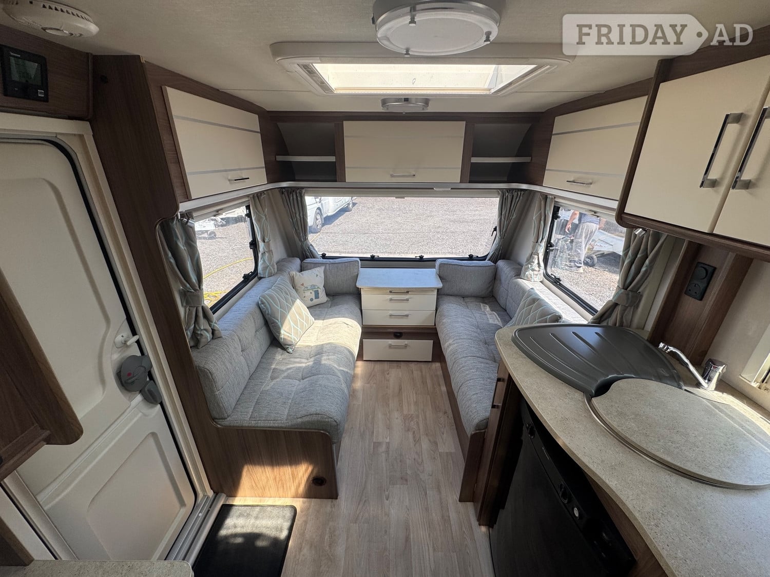 Lunar Venus 540/4 2017 - Motorhomes & Caravans
