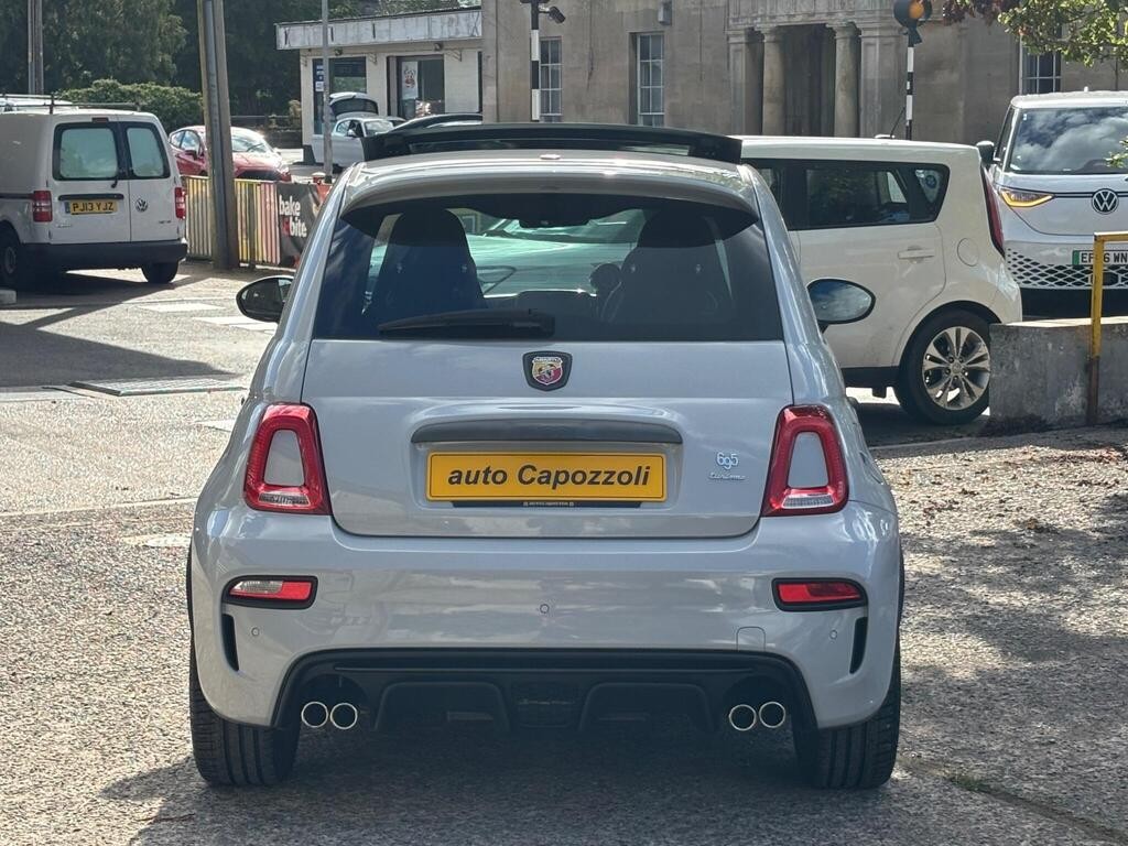 Abarth 695 2022 - Cars