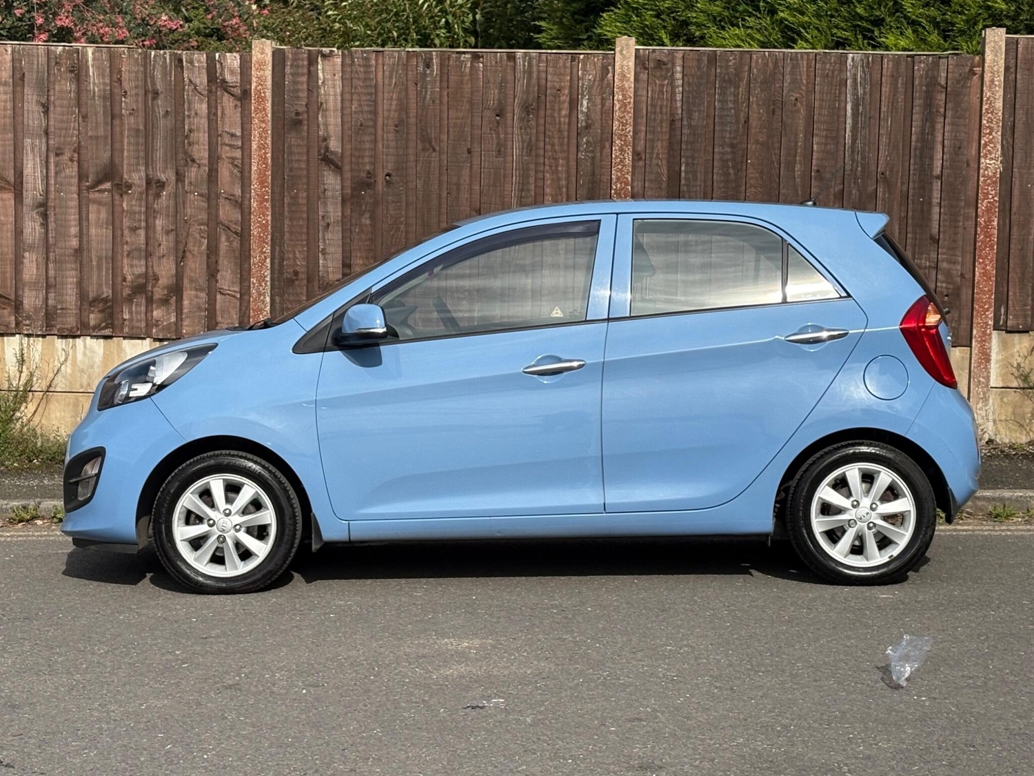 Kia Picanto 2012 - Cars