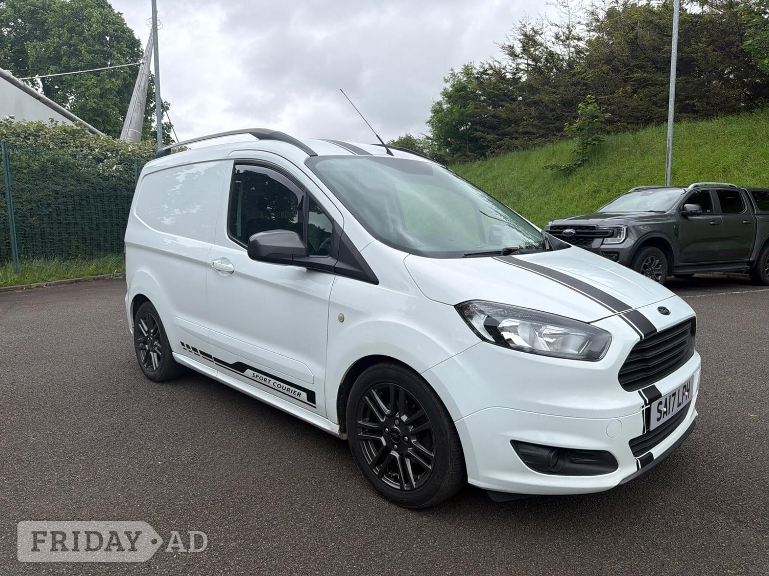 Ford Transit Courier 2017 in Renfrew