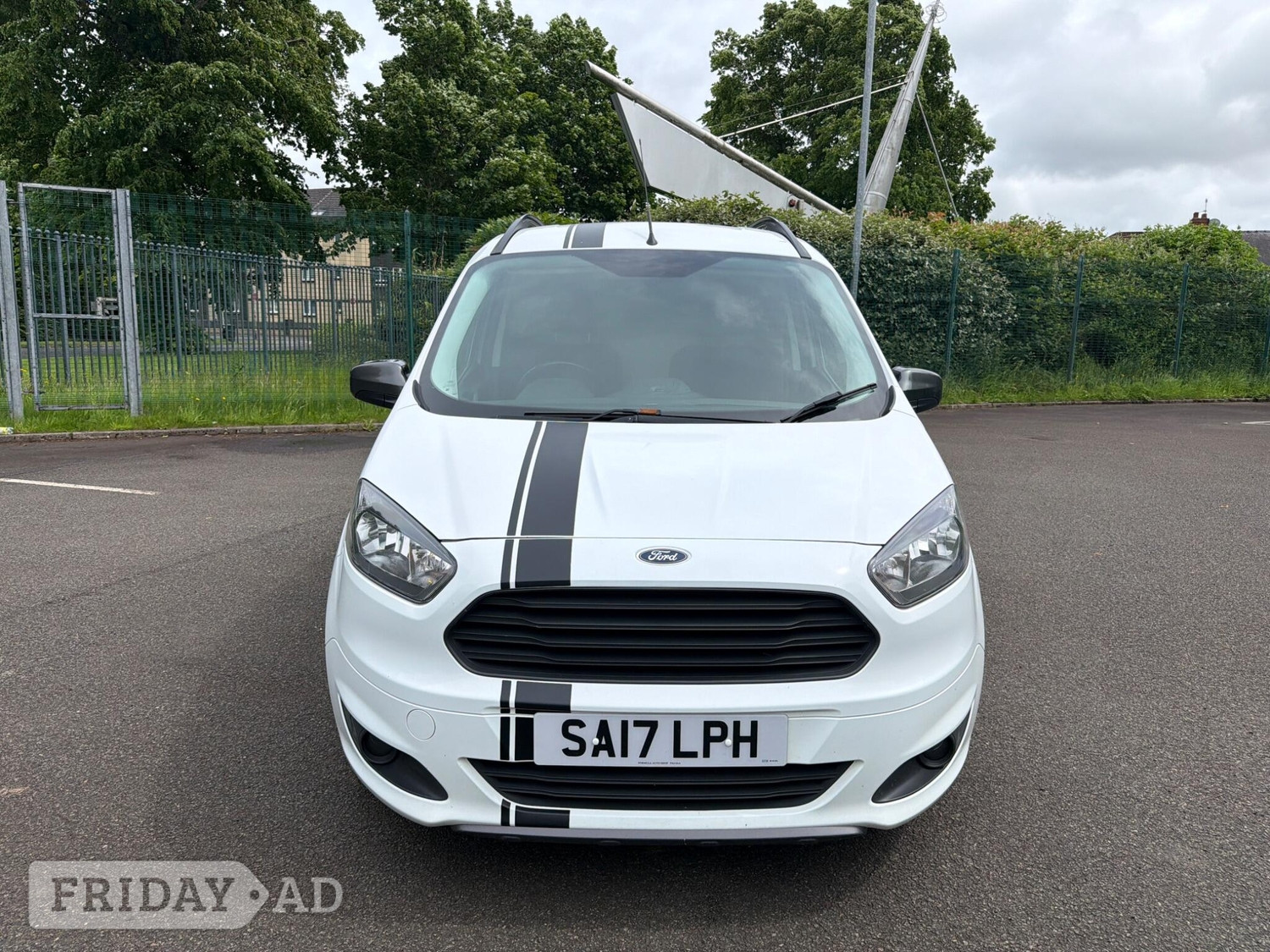 Ford Transit Courier 2017 - Vans & Commercial Vehicles