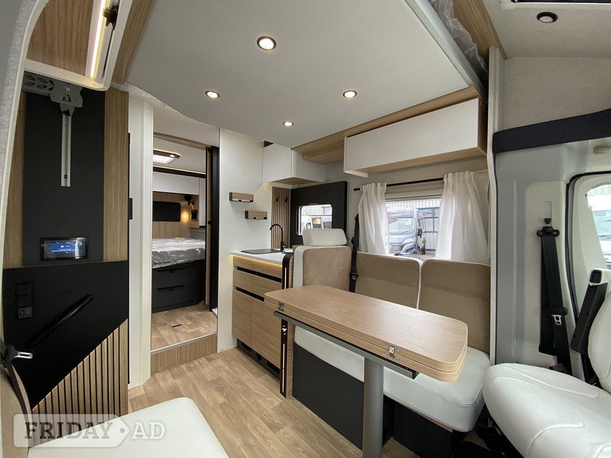 [4 berth ]Pilote Pacific P720FC Selection