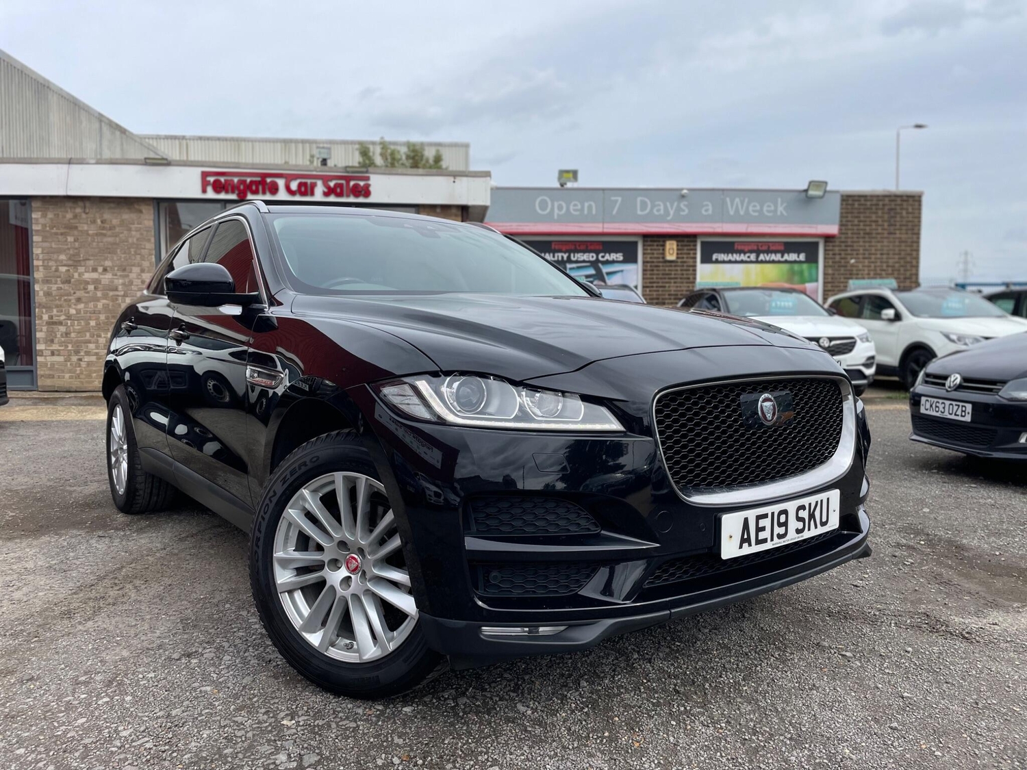 [ berth ]Jaguar F-Pace