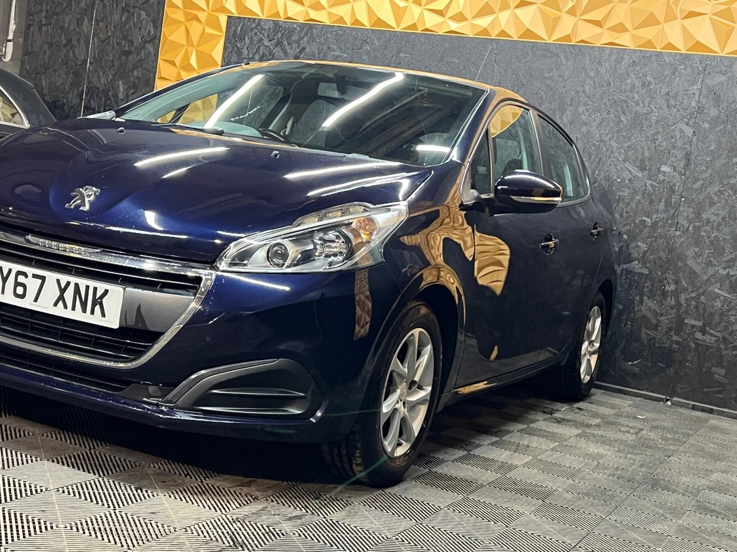 Peugeot 208 2017 - Cars in Halifax