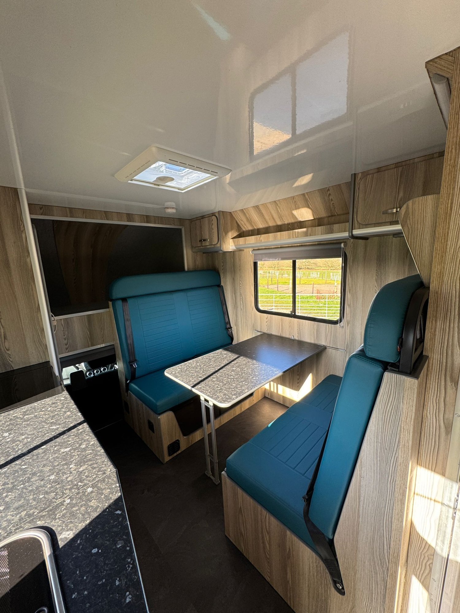 Trevett &amp; Smith 7.2T Iveco Horsebox - Trailers & Horseboxes in Landford