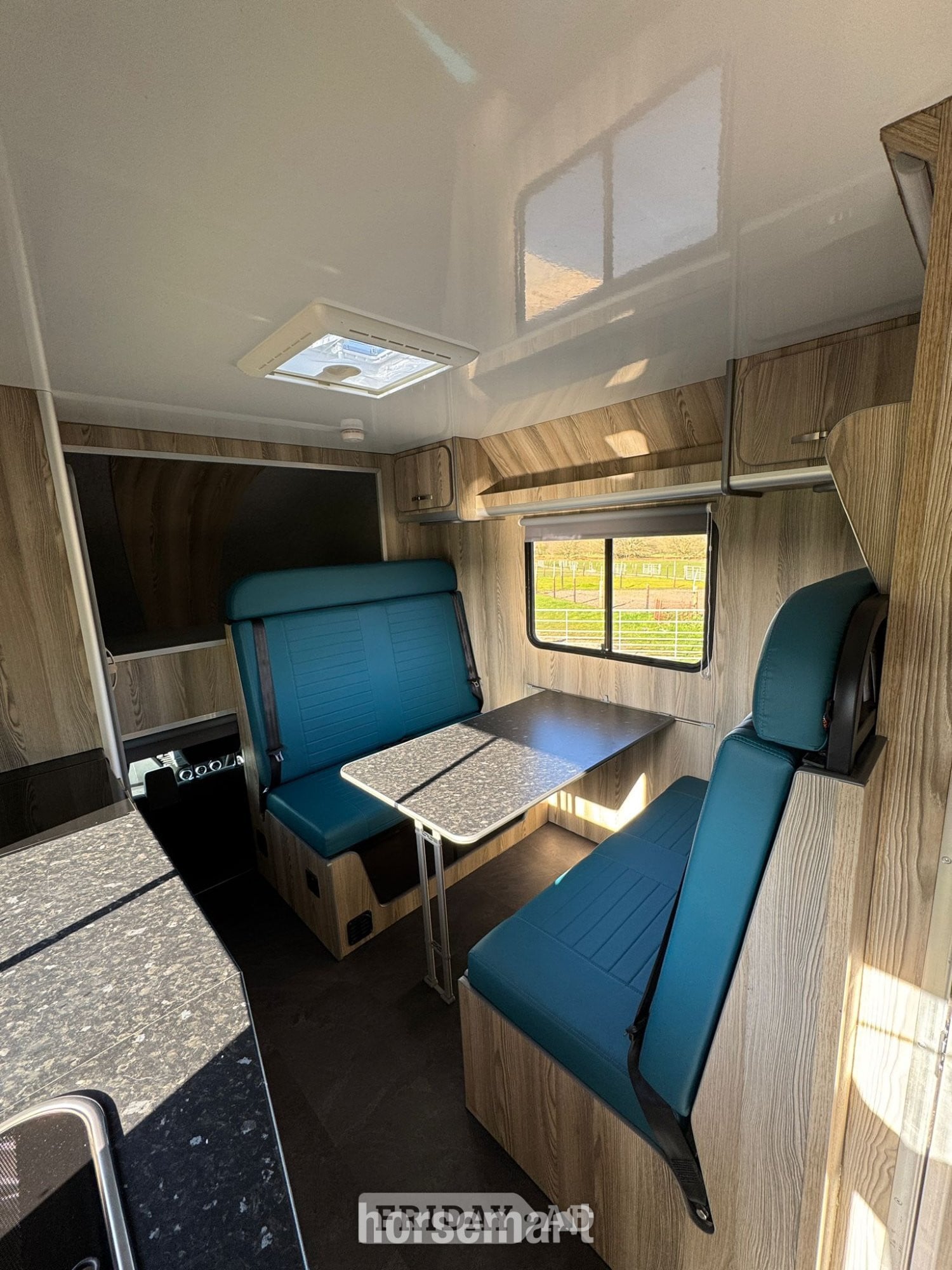 Trevett &amp; Smith Iveco 7T Horsebox - Trailers & Horseboxes in Landford