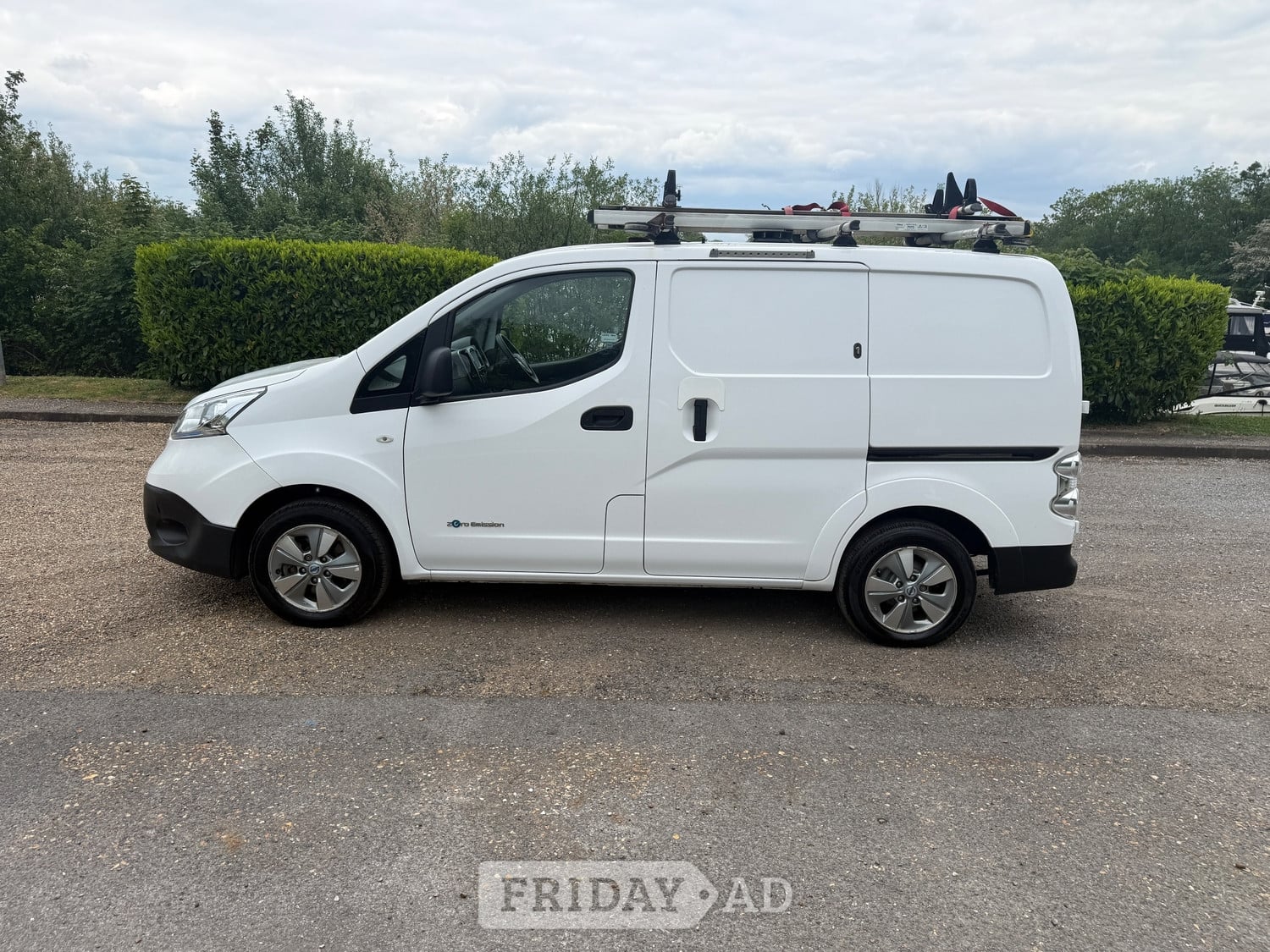 [ berth ]Nissan e-NV200