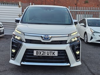 Toyota Voxy 2021