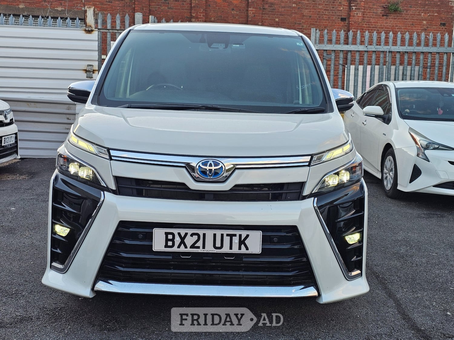 Toyota Voxy 2021 in Coventry