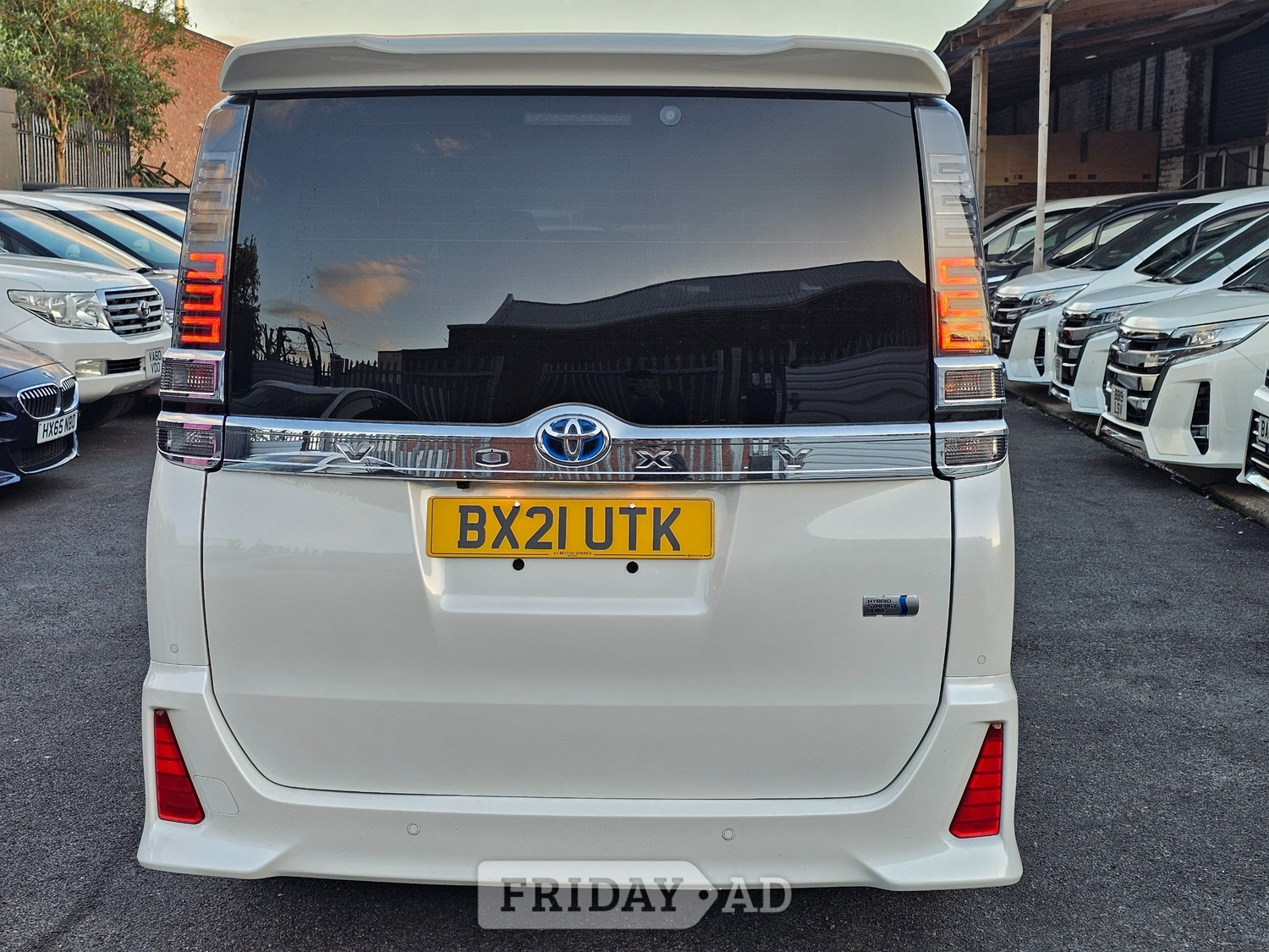 Toyota Voxy 2021 - Cars in Coventry