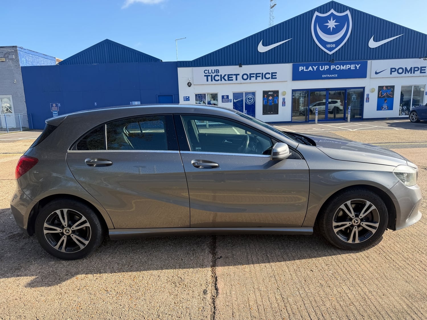 [ berth ]Mercedes-Benz A Class