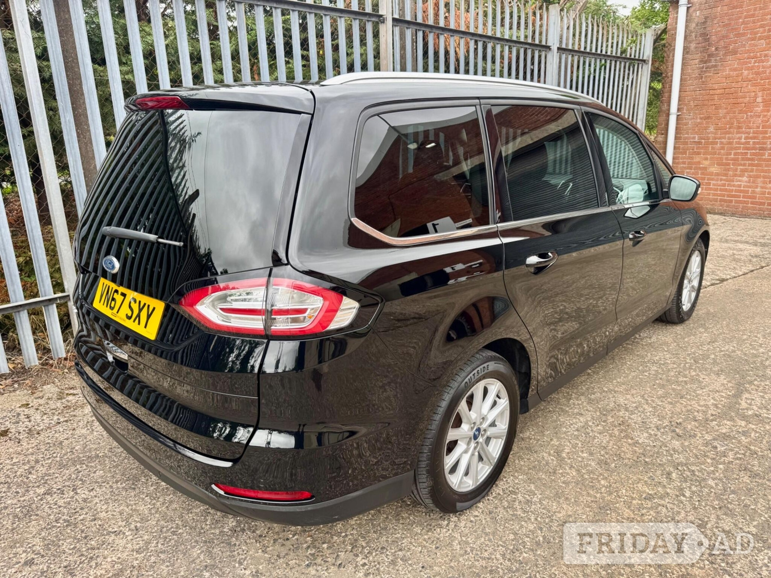 Ford Galaxy 2017 - Cars in Ballyclare