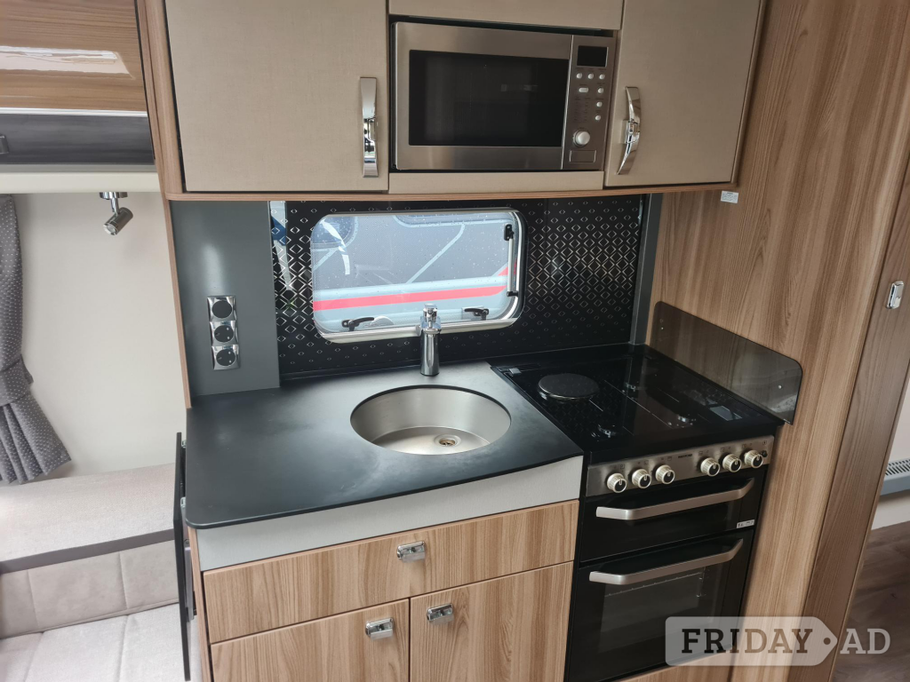 [4 berth ]Swift Elegance Grande 845