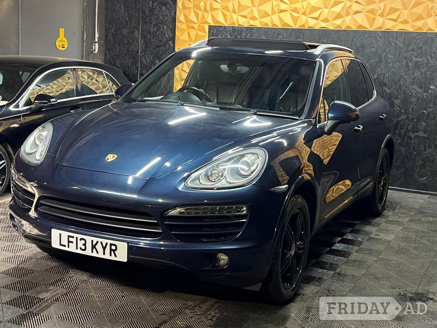 [ berth ]Porsche Cayenne