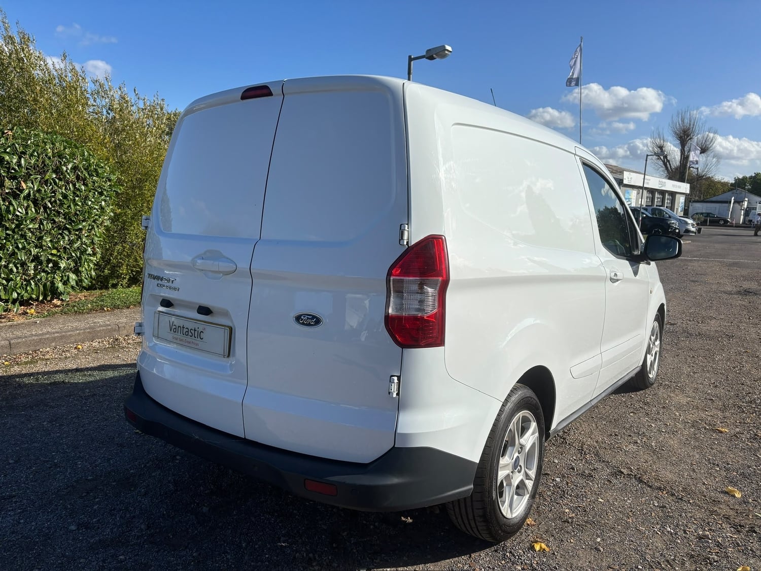 Ford Transit Courier 2021 - Vans & Commercial Vehicles