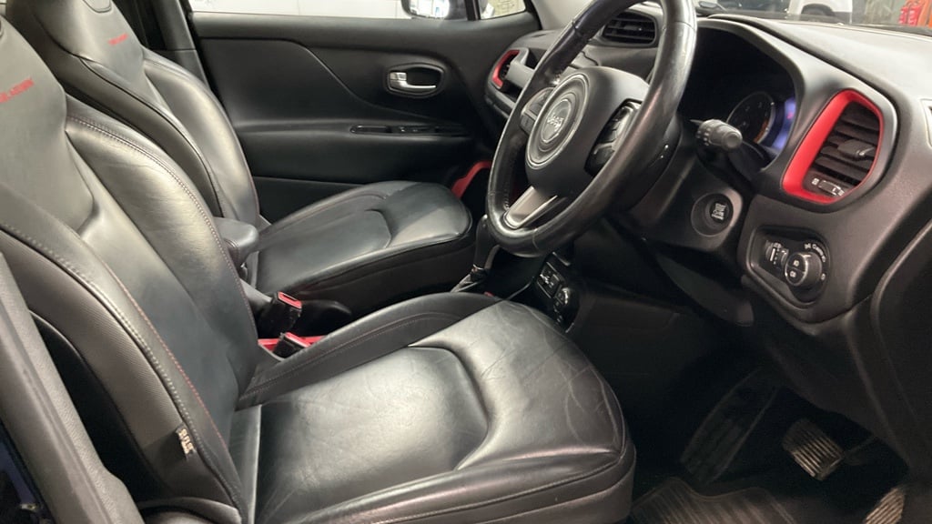 [ berth ]Jeep Renegade