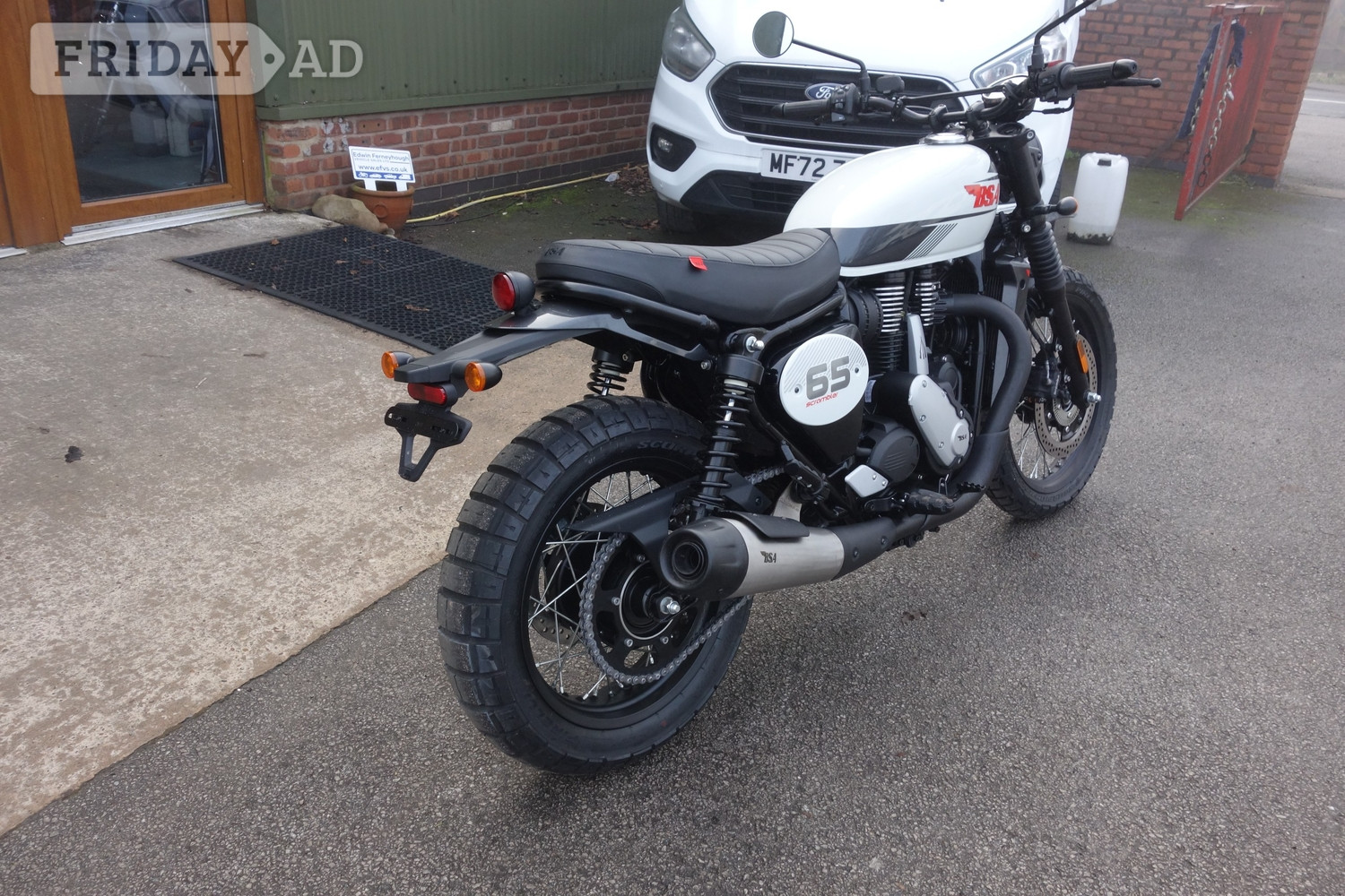 [ berth ]BSA Scrambler
