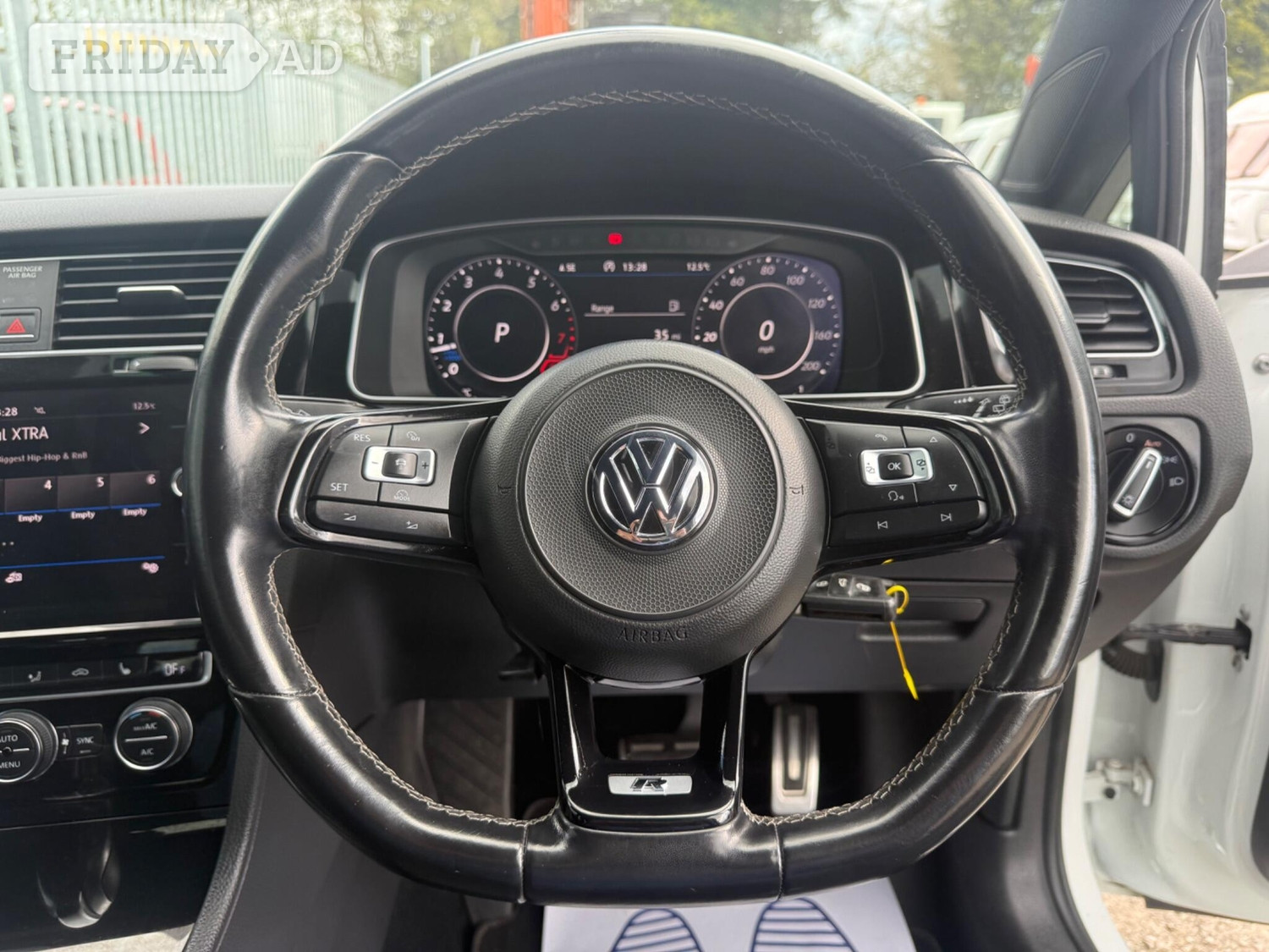 Volkswagen Golf 2018 - Cars