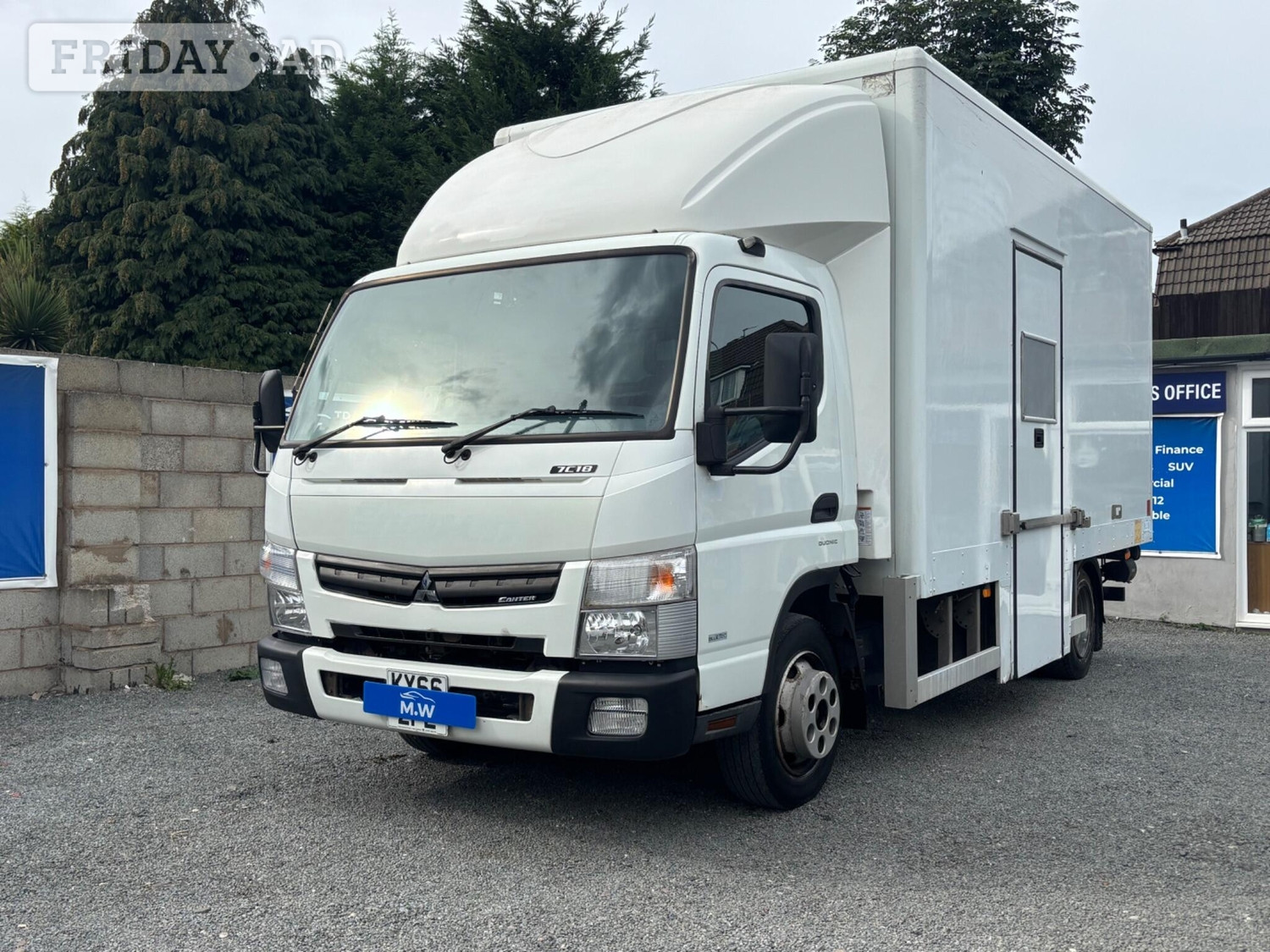 Mitsubishi Canter 2016 in Dudley