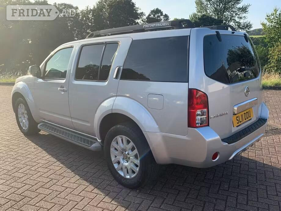 Nissan Pathfinder 2011 - Cars in Bedford